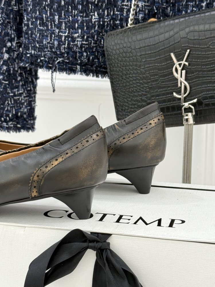 Туфли женские на низком каблуке с острым носком фото 6