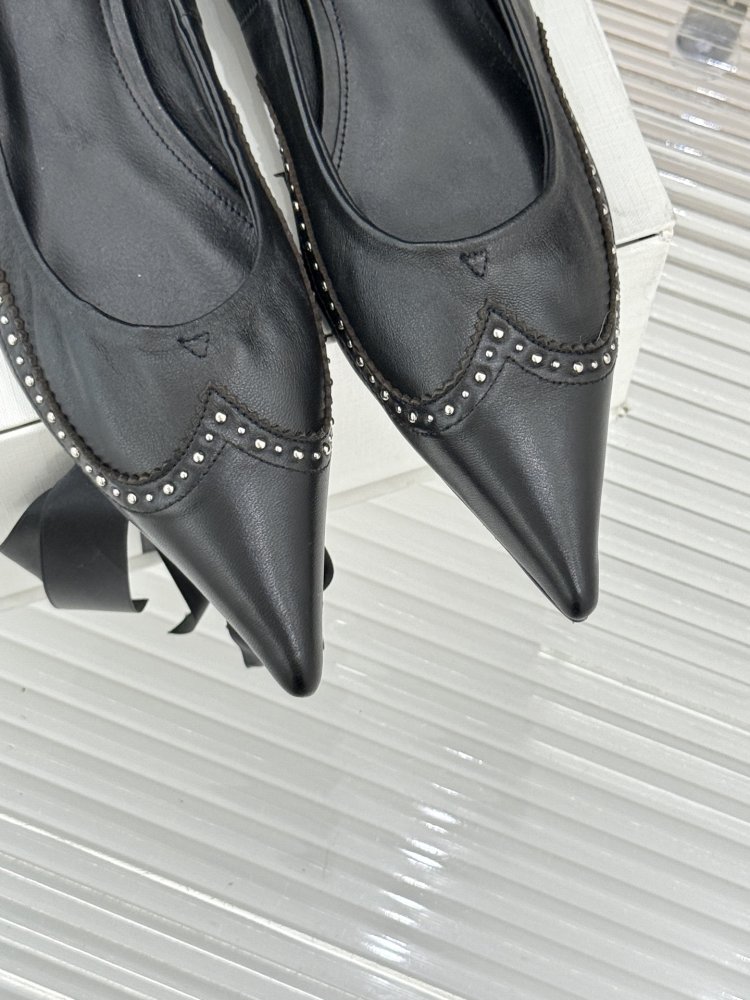 Туфли женские на низком каблуке с острым носком фото 7