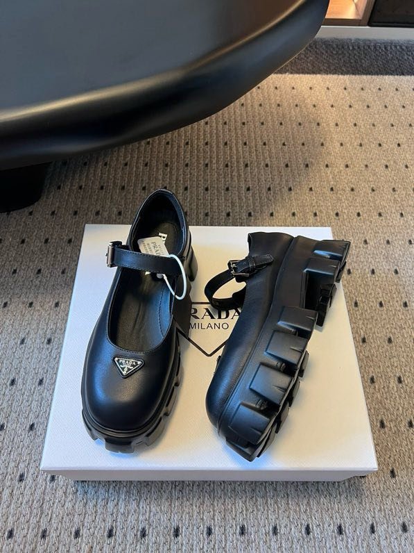 Shoes women's on platform