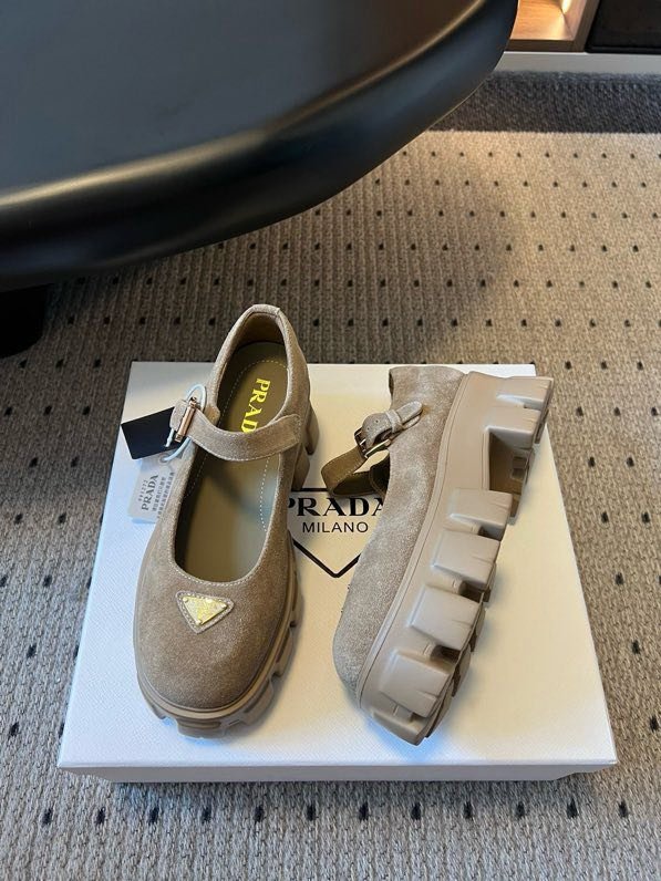 Shoes women's on platform