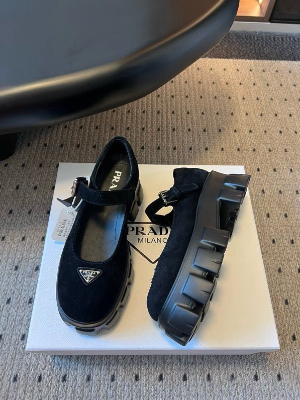 Shoes women's on platform