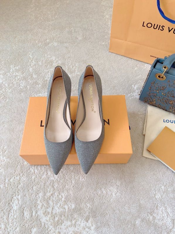 Туфли женские на среднем каблуке