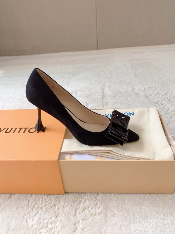 Туфлі жіночі на середньому підборах фото 2