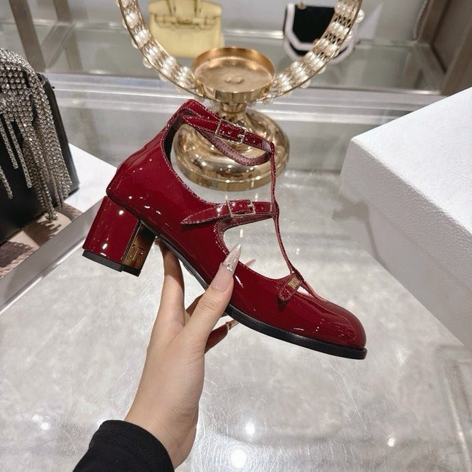 Туфли женские на толстом каблуке