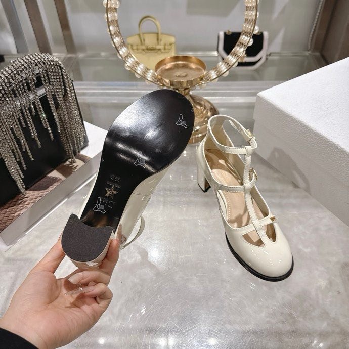 Shoes women's on thick heel фото 8