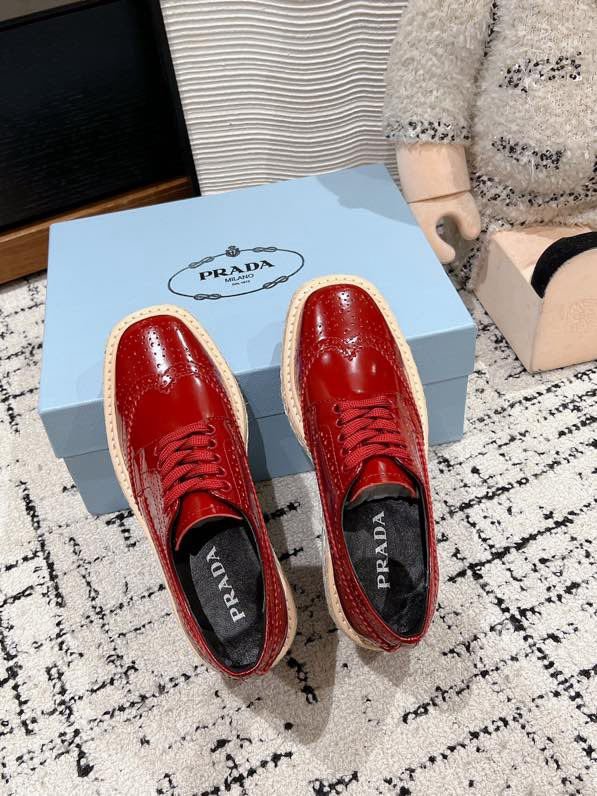 Туфлі жіночі на високою підошві фото 2