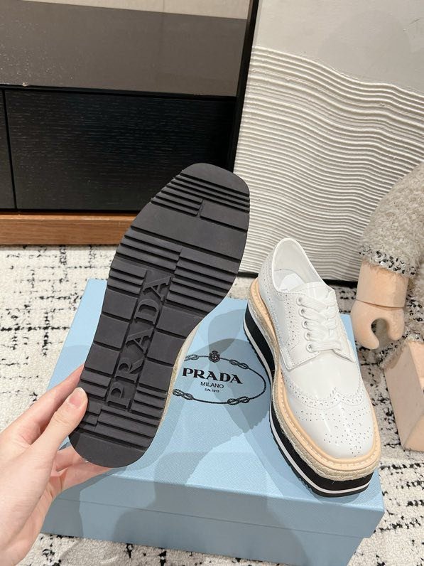 Туфлі жіночі на високою підошві фото 3