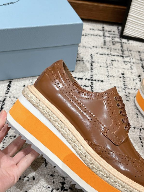 Туфлі жіночі на високою підошві фото 5