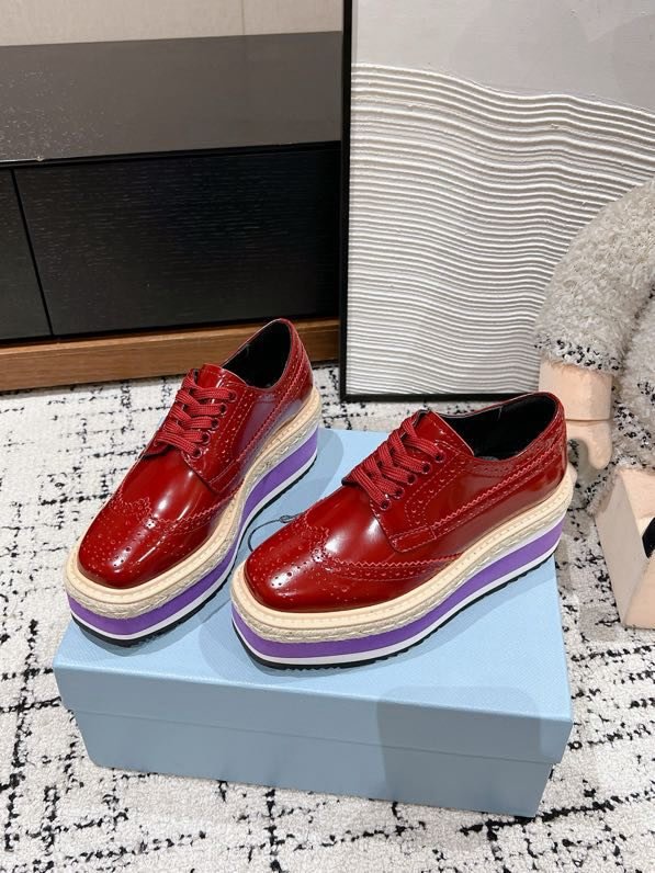 Туфлі жіночі на високою підошві фото 5