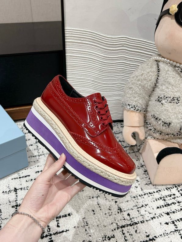 Туфлі жіночі на високою підошві фото 6