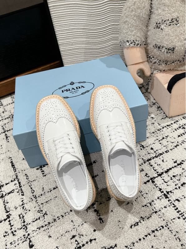 Туфлі жіночі на високою підошві фото 7