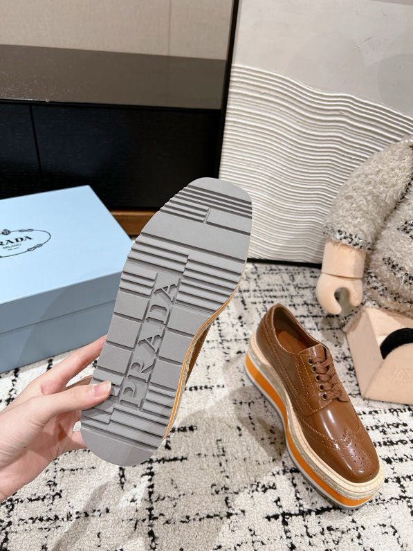 Туфлі жіночі на високою підошві фото 8