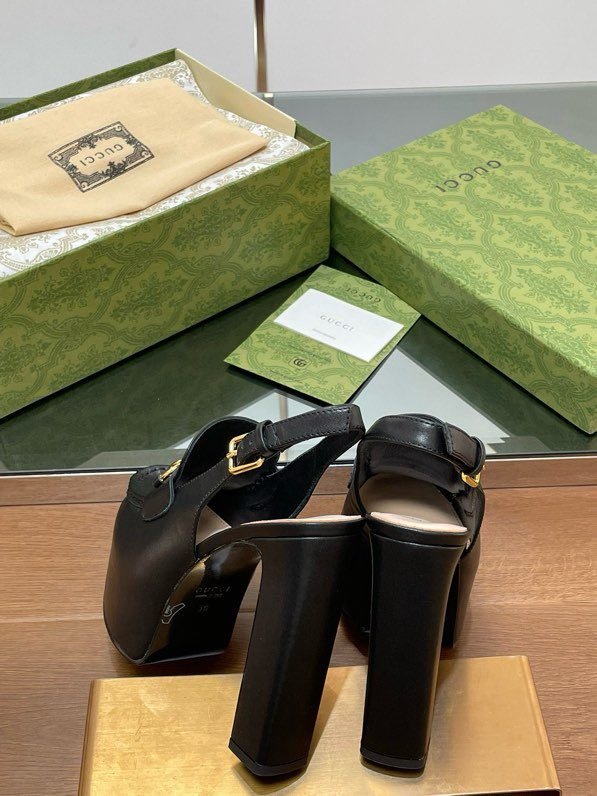 Shoes women's on high heel and platform фото 2