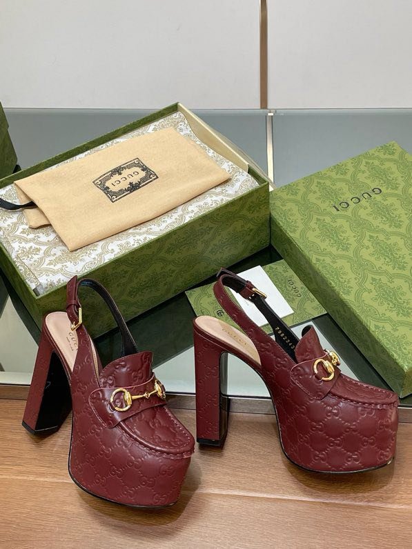 Shoes women's on high heel and platform фото 2