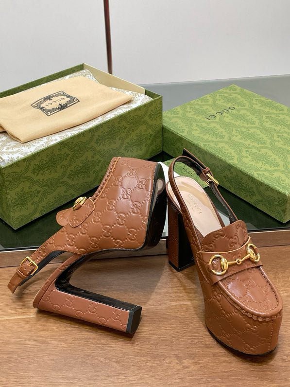 Shoes women's on high heel and platform фото 2