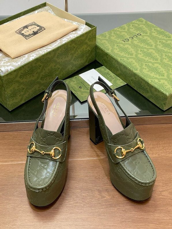 Shoes women's on high heel and platform фото 2