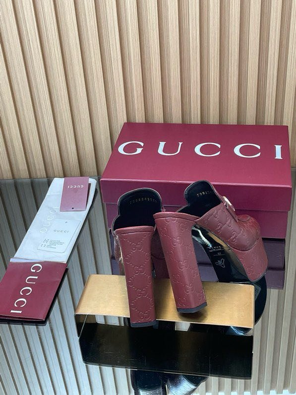 Shoes women's on high heel and platform фото 2