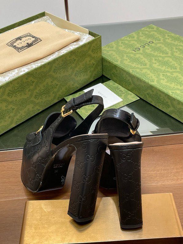 Shoes women's on high heel and platform фото 3