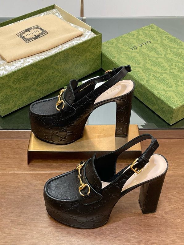 Shoes women's on high heel and platform фото 4