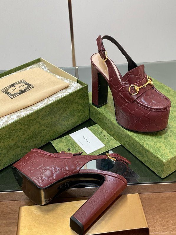 Shoes women's on high heel and platform фото 4