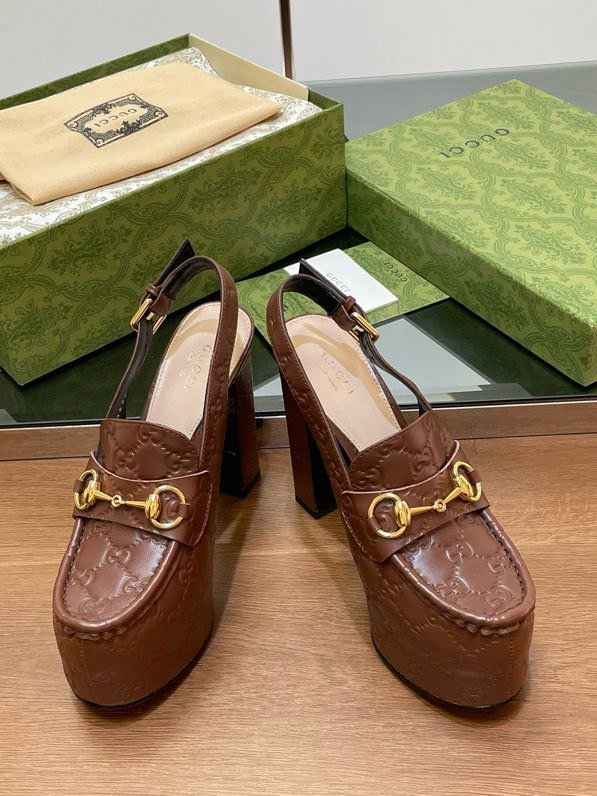 Shoes women's on high heel and platform фото 4