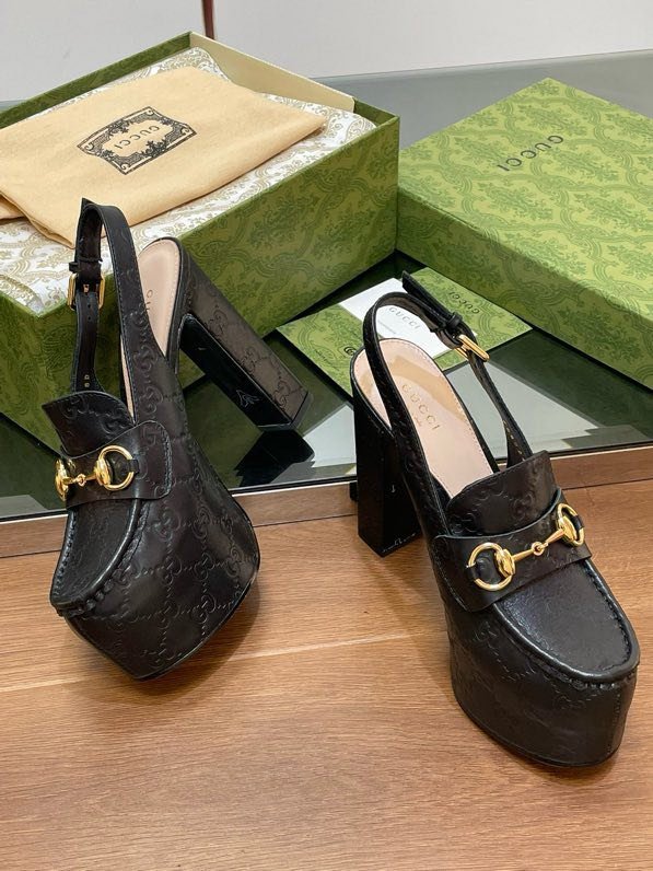 Shoes women's on high heel and platform фото 5