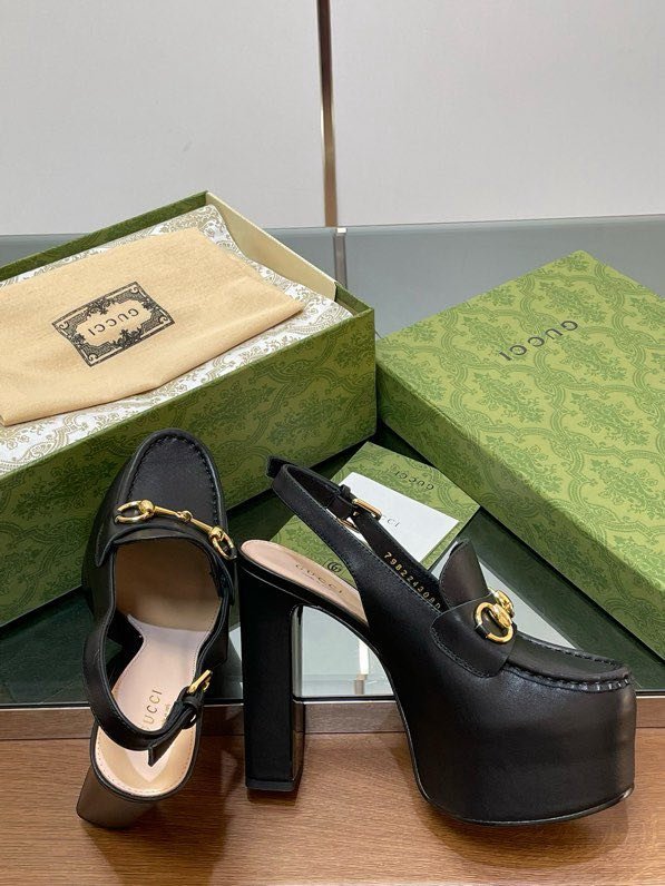 Shoes women's on high heel and platform фото 5