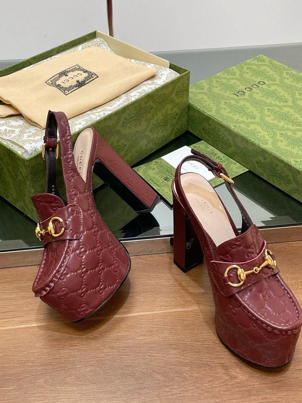 Shoes women's on high heel and platform фото 5