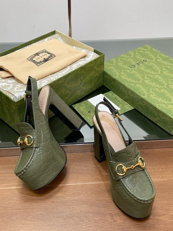 Shoes women's on high heel and platform фото 5