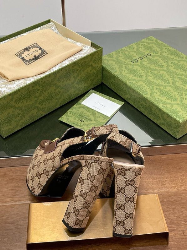 Shoes women's on high heel and platform фото 5