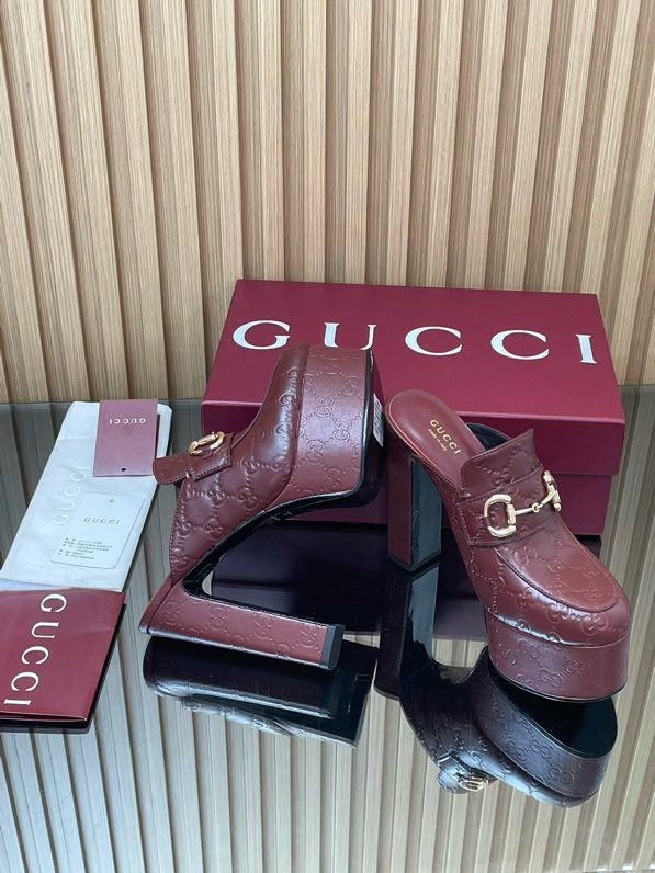 Shoes women's on high heel and platform фото 5