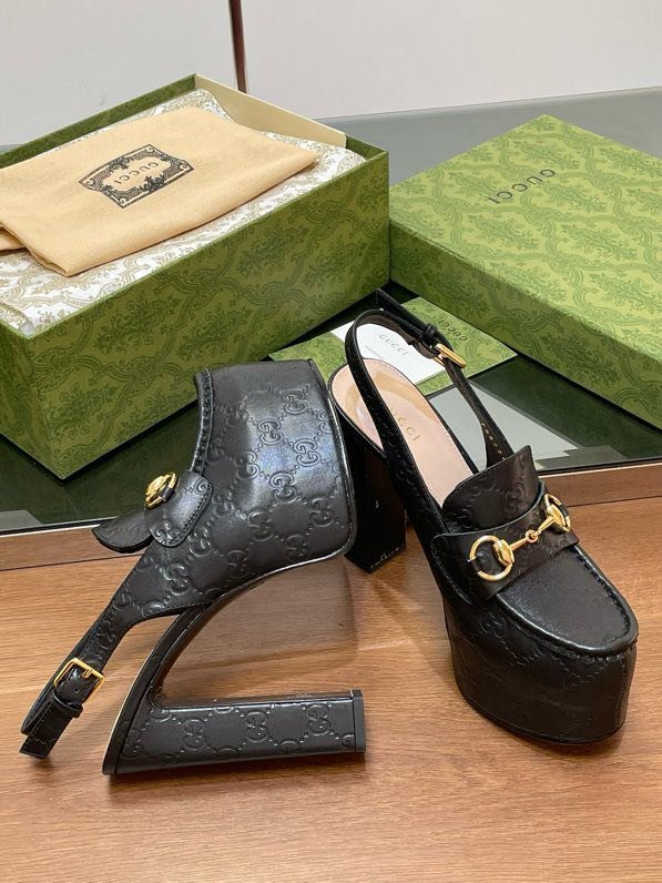 Shoes women's on high heel and platform фото 6