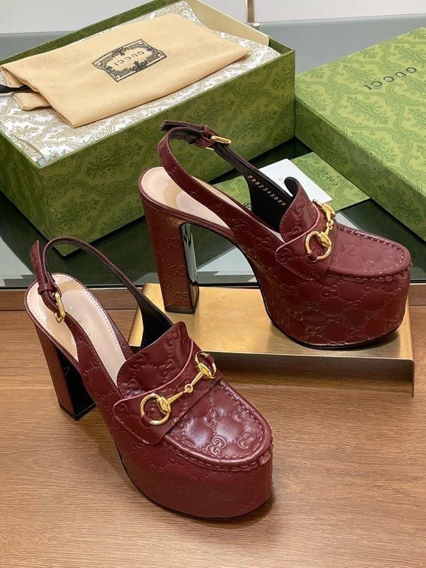 Shoes women's on high heel and platform фото 6