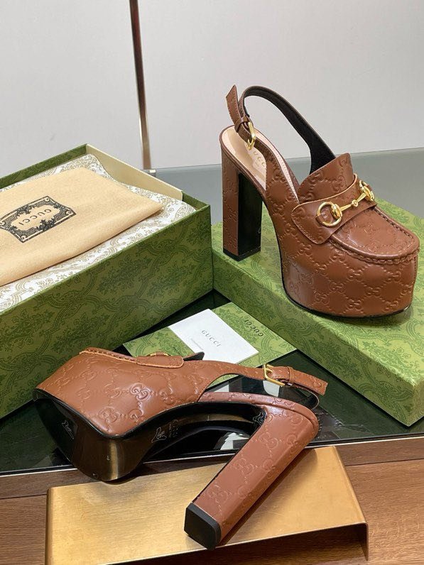 Shoes women's on high heel and platform фото 6