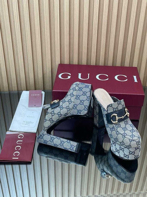 Shoes women's on high heel and platform фото 6