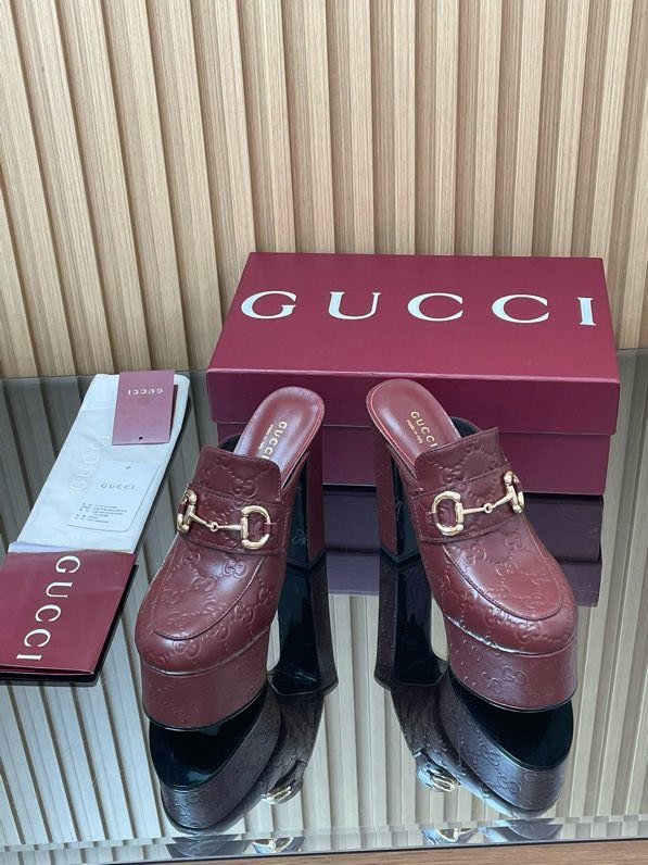 Shoes women's on high heel and platform фото 6