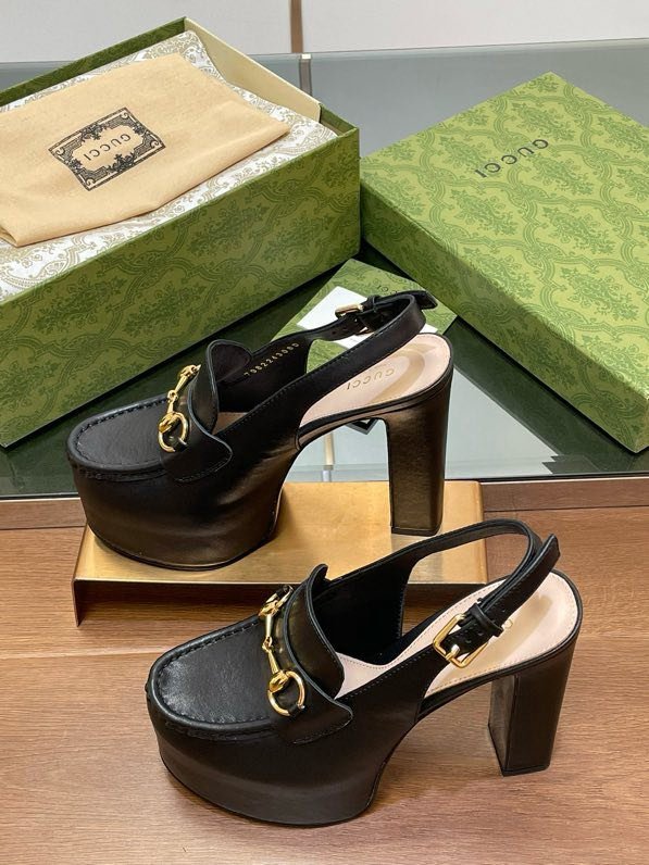 Shoes women's on high heel and platform фото 7