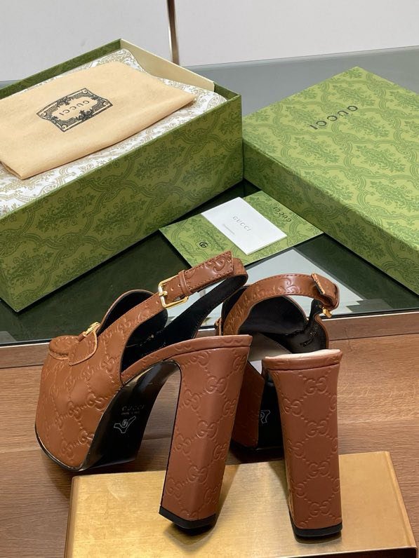 Shoes women's on high heel and platform фото 7