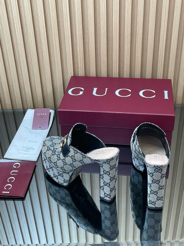 Shoes women's on high heel and platform фото 7