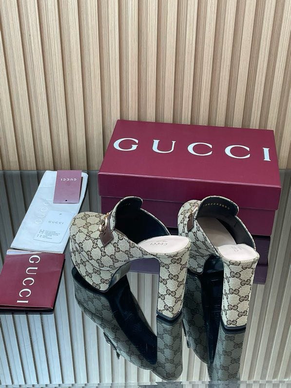 Shoes women's on high heel and platform фото 7