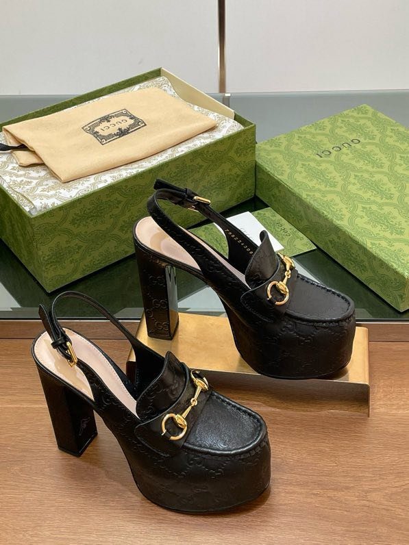 Shoes women's on high heel and platform фото 8