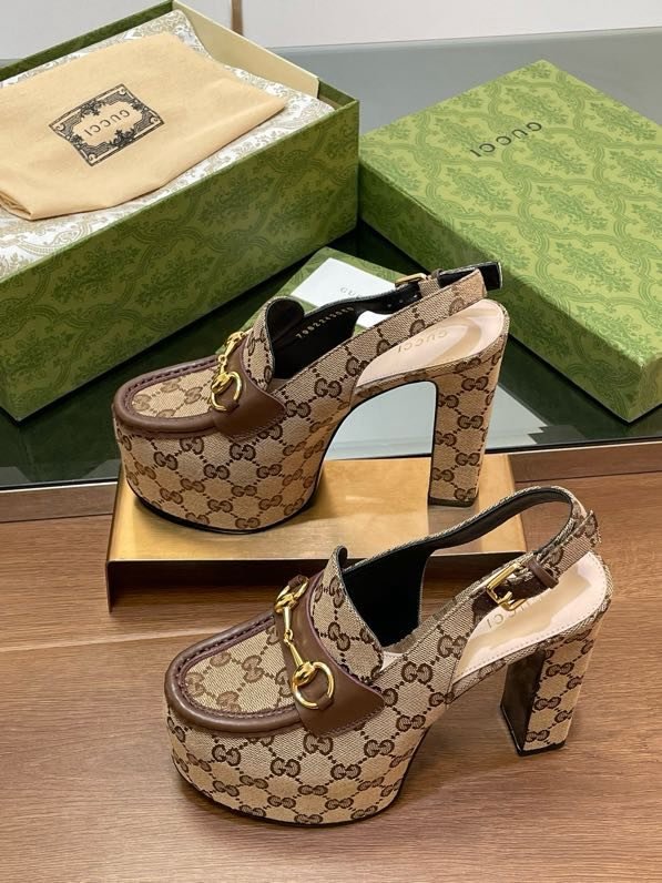 Shoes women's on high heel and platform фото 8