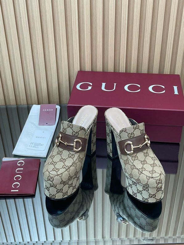 Shoes women's on high heel and platform фото 8