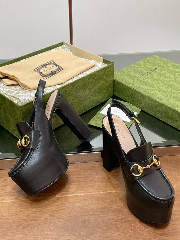 Shoes women's on high heel and platform фото 9