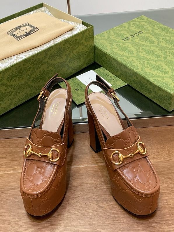 Shoes women's on high heel and platform фото 9