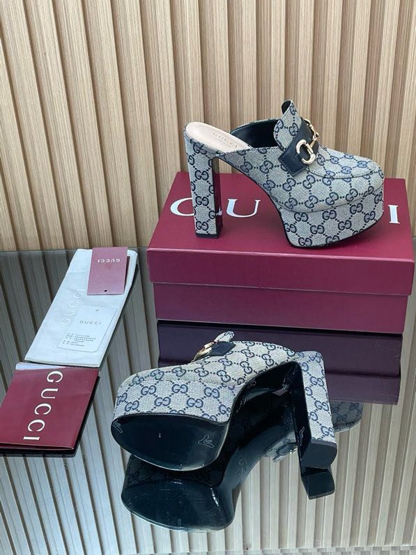 Shoes women's on high heel and platform фото 9