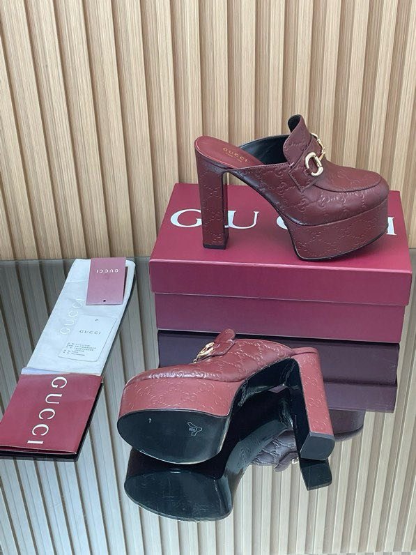 Shoes women's on high heel and platform фото 9