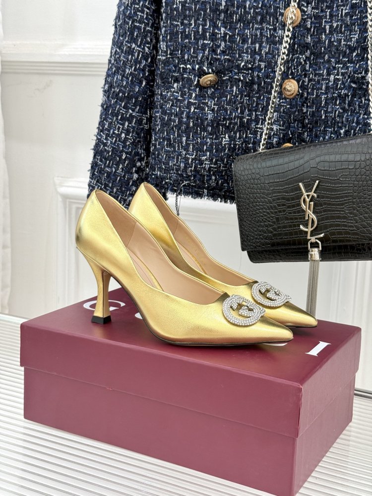 Туфли женские на высоком каблуке