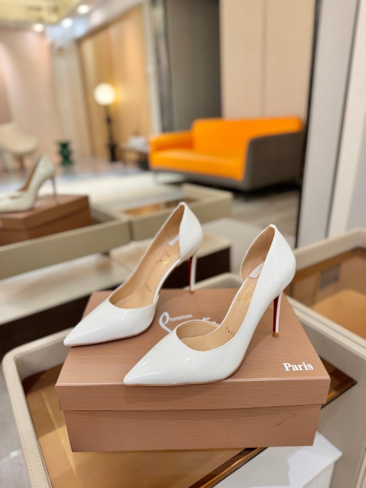 Shoes women's on high heel