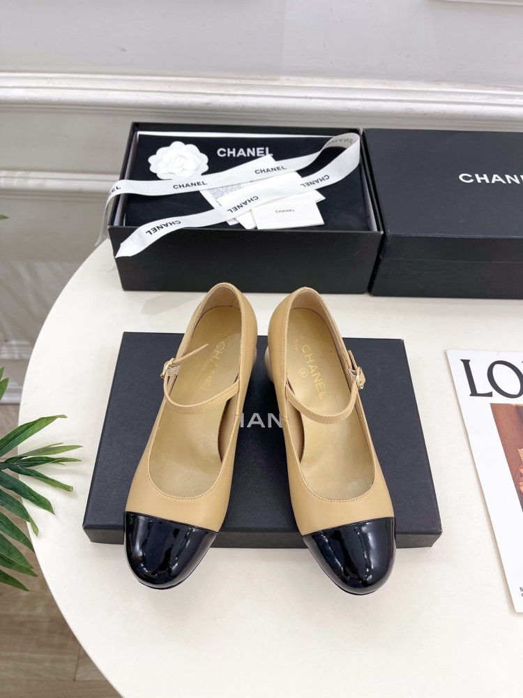 Shoes women's from pearly heel фото 2